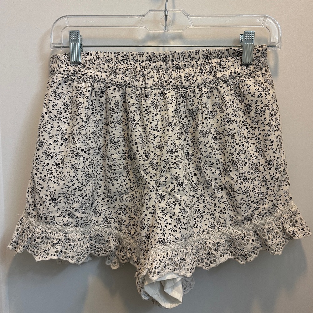 American Eagle Floral Lace Ruffle Shorts